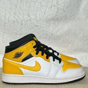 Jordan Air 1 Mid University Gold Youth/Big Kids Athletic Sneakers Shoes SZ 6Y